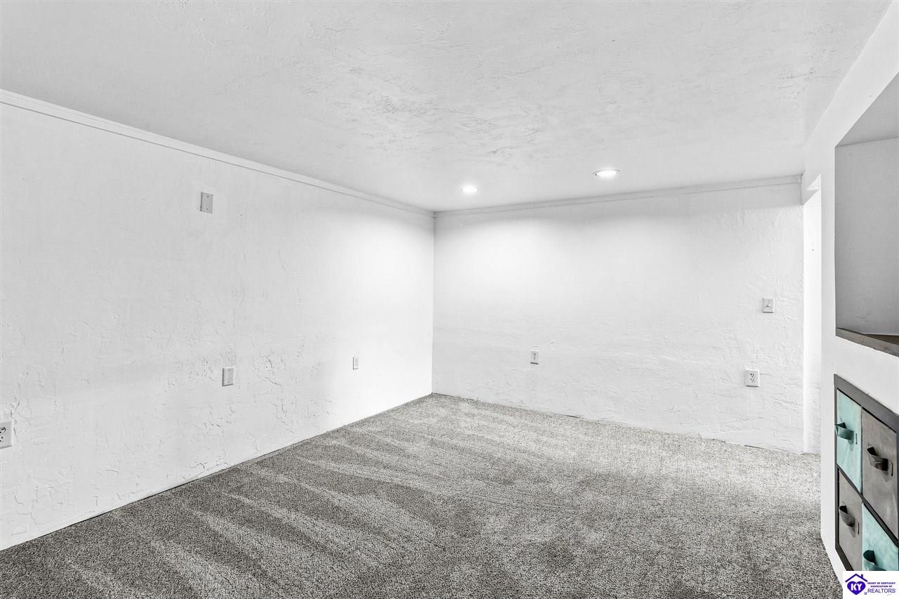 328 Valley View Drive Property Photo 33