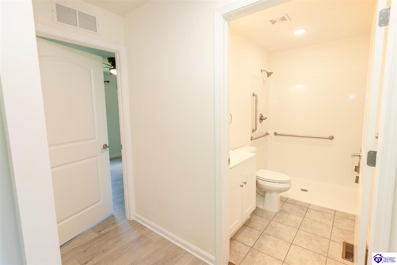 806 Abbeywood Road Property Photo 24