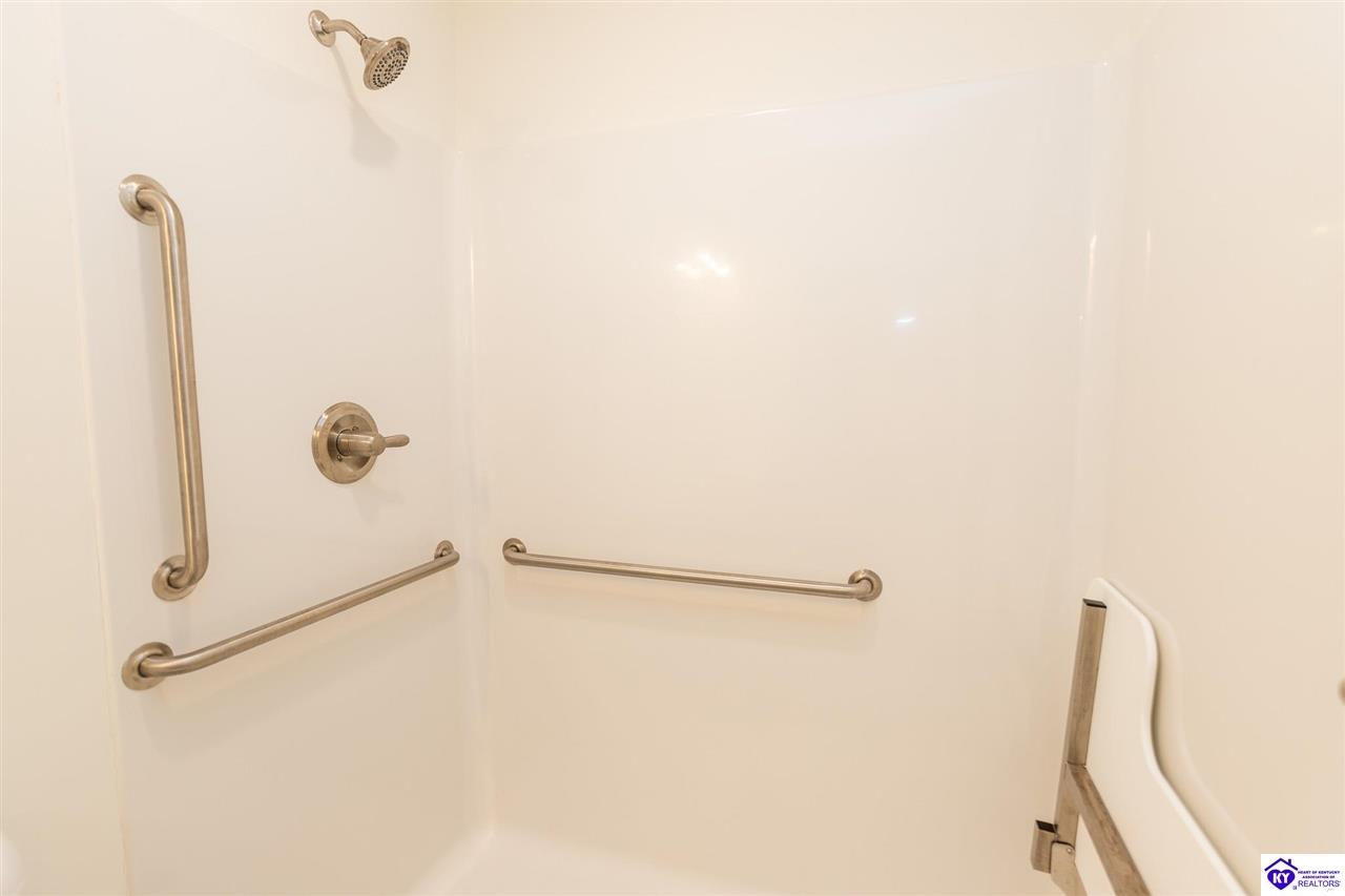 806 Abbeywood Road Property Photo 28