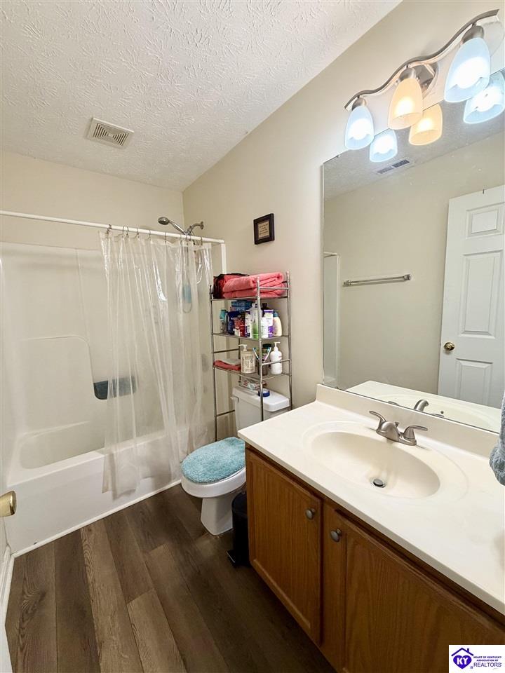 111 Clover Court Property Photo 9
