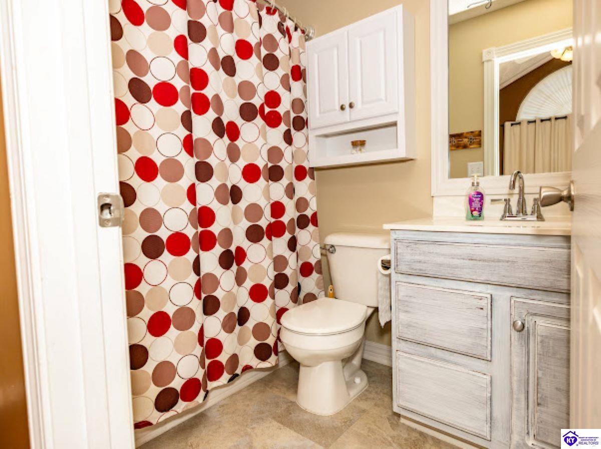 317 Madison Rae Boulevard Property Photo 12
