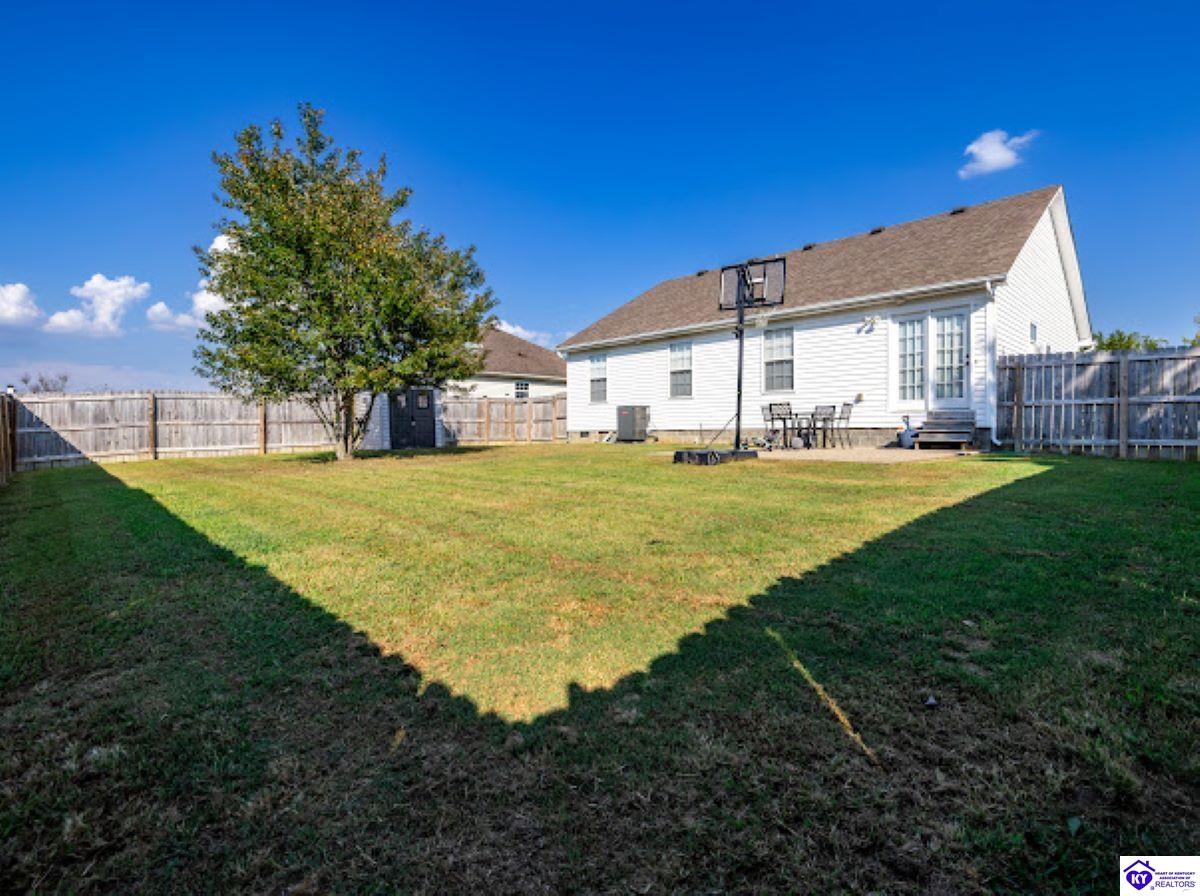 317 Madison Rae Boulevard Property Photo 19