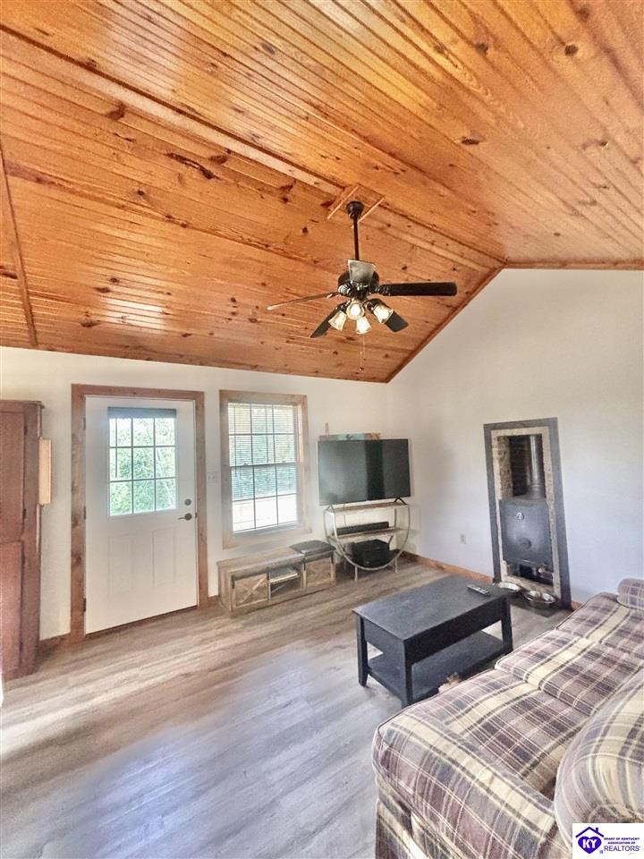 1459 Davis Rd Property Photo 8