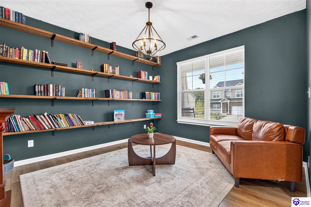 17012 Meander Way Property Photo 4