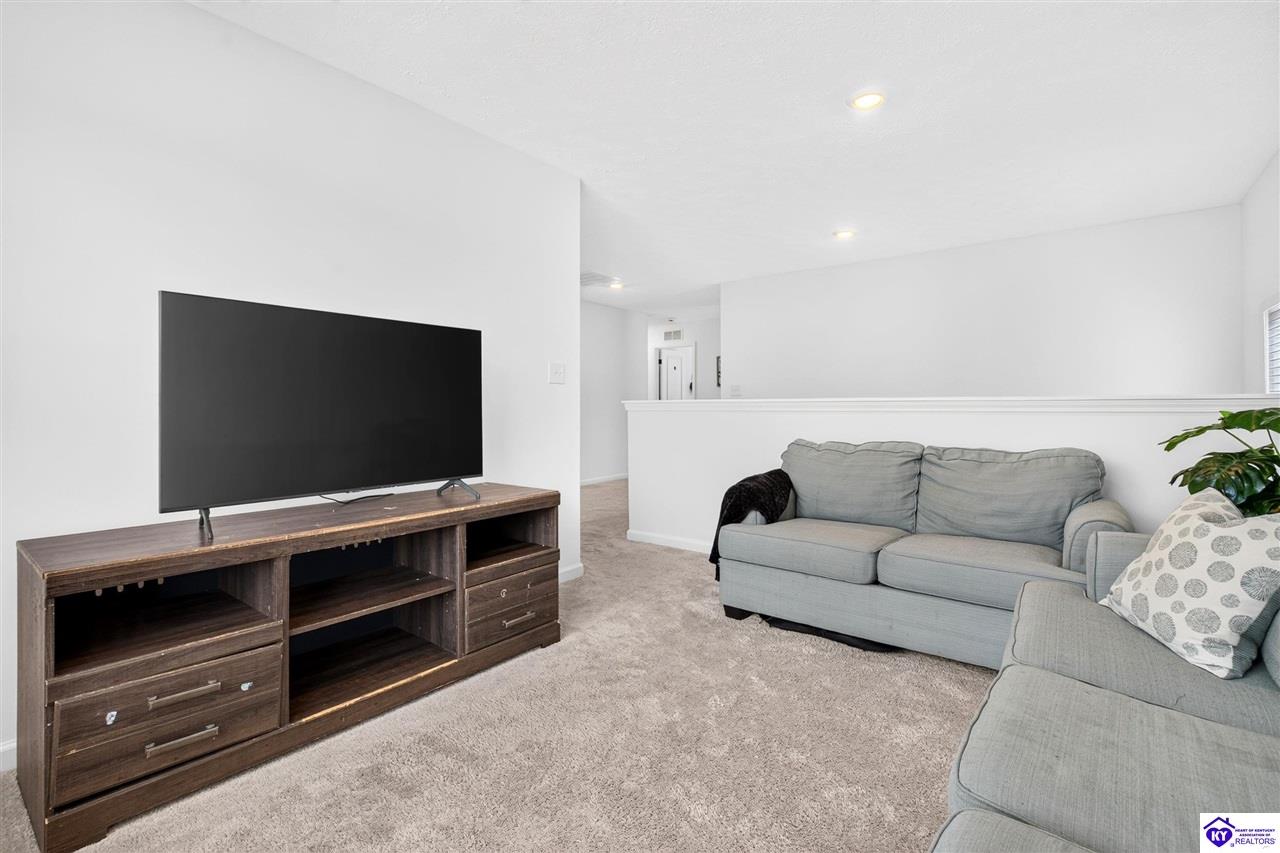 17012 Meander Way Property Photo 20
