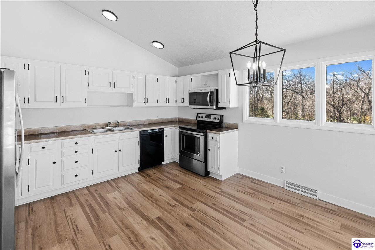 200 Circle K Road Property Photo 14