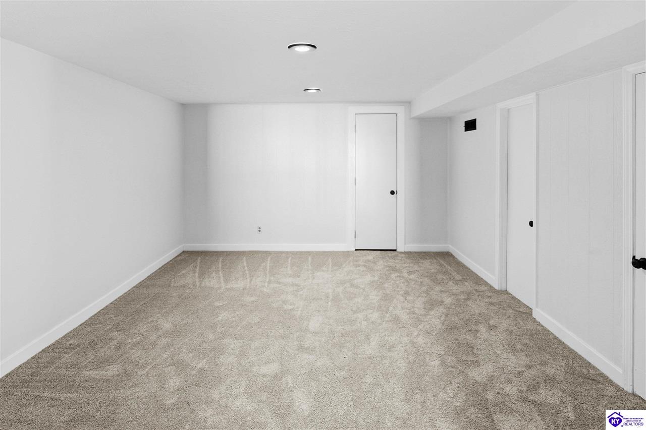 200 Circle K Road Property Photo 32