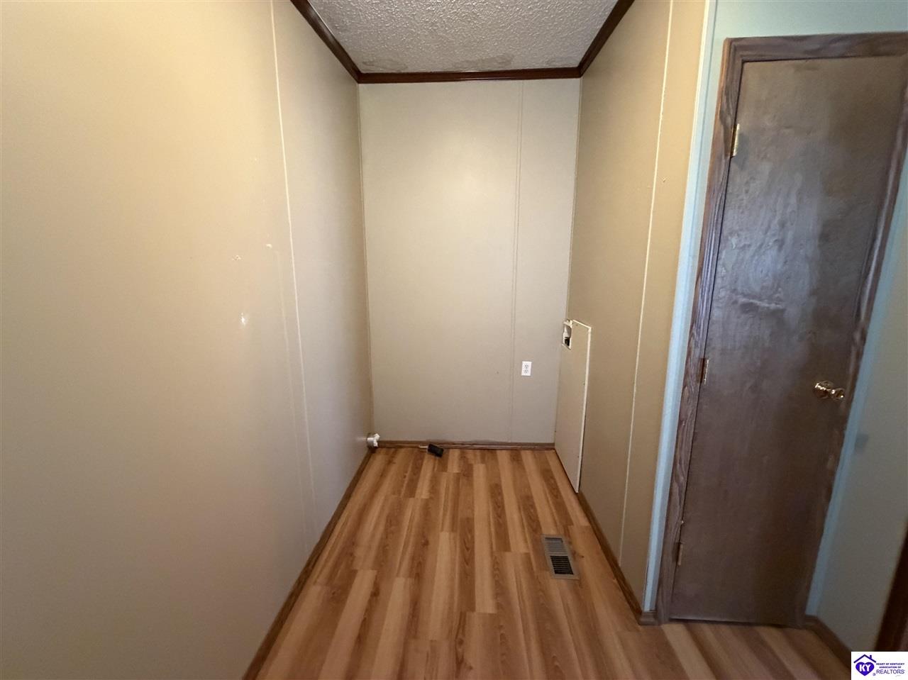 455 Morris Court Property Photo 12