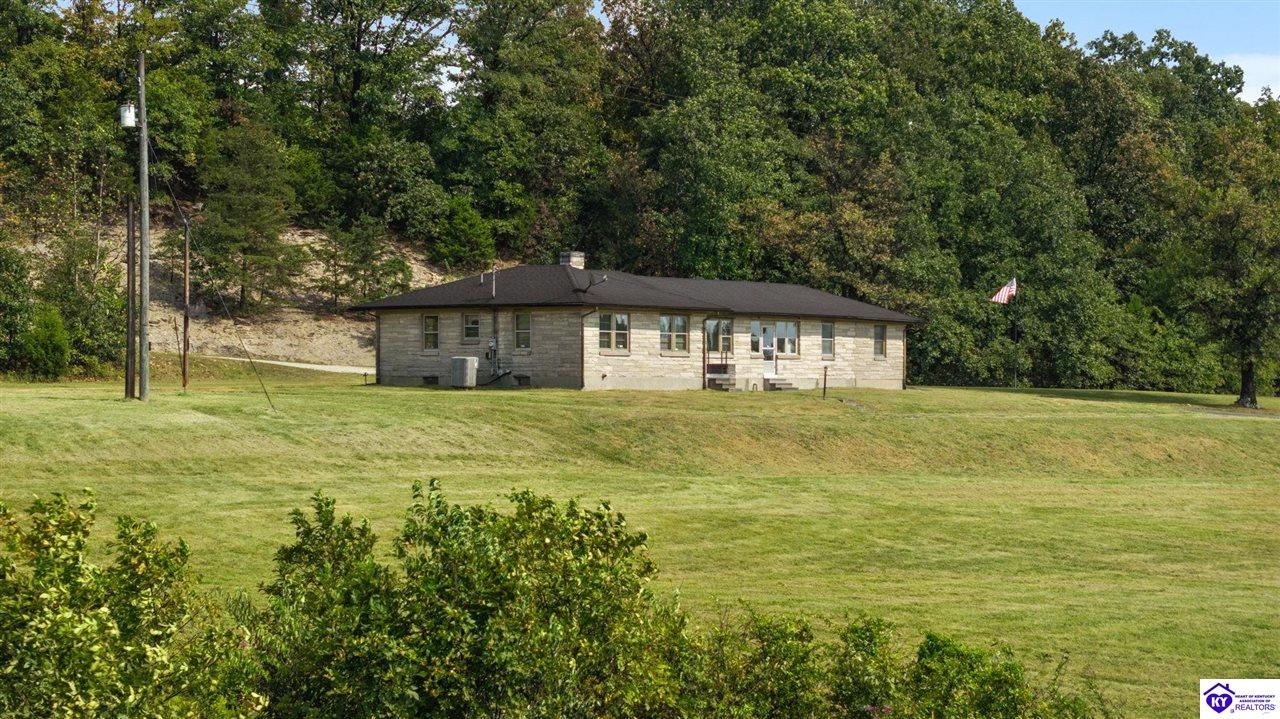 1876 Lebanon Junction Road Property Photo 4