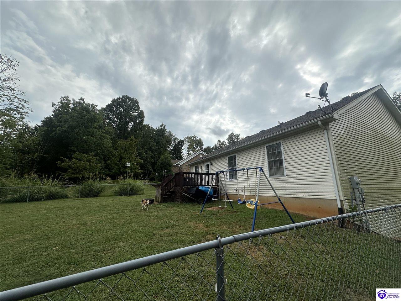 315 Catbird Road Property Photo 3