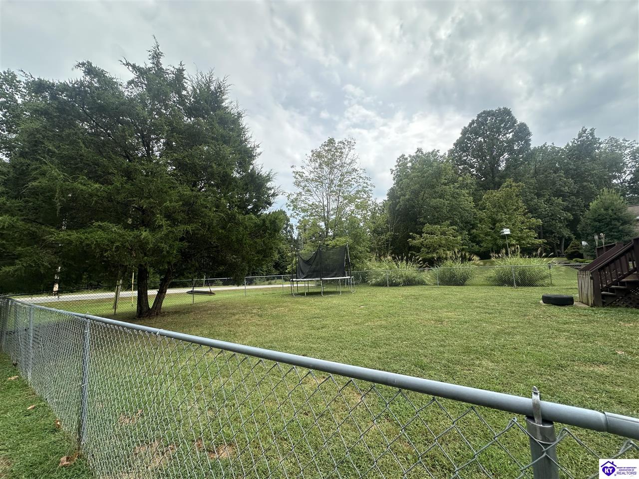 315 Catbird Road Property Photo 5