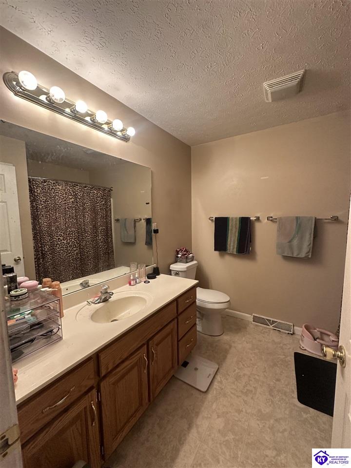 315 Catbird Road Property Photo 10