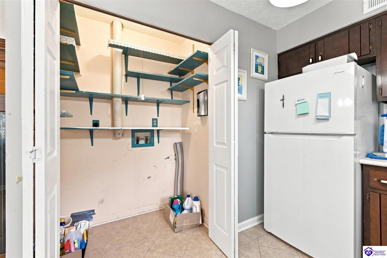 718 Carolyn Street Property Photo 16