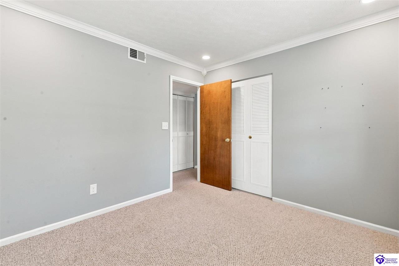 718 Carolyn Street Property Photo 23