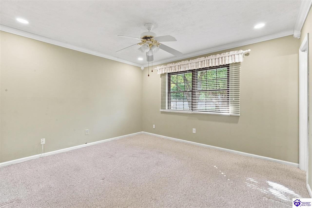 718 Carolyn Street Property Photo 24