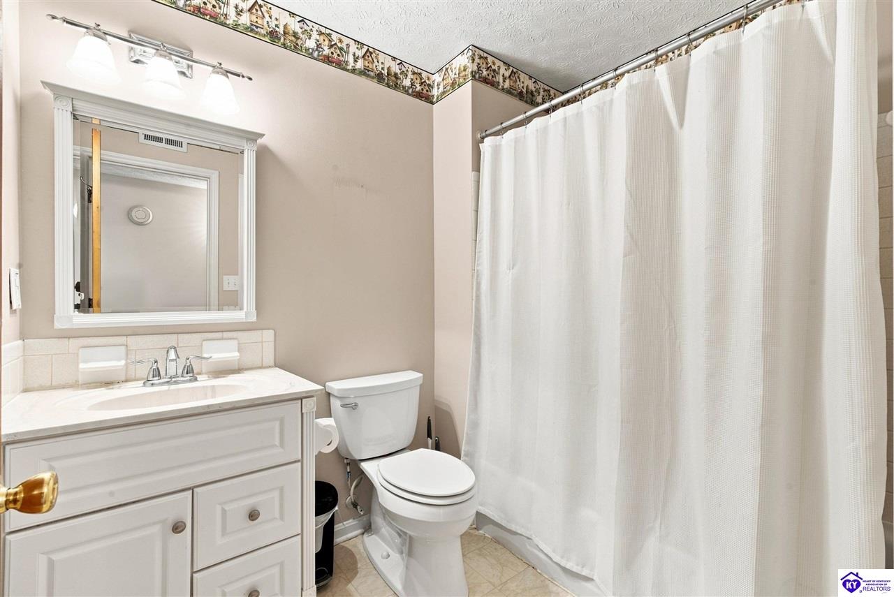 718 Carolyn Street Property Photo 26