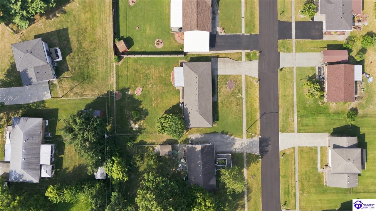 718 Carolyn Street Property Photo 41