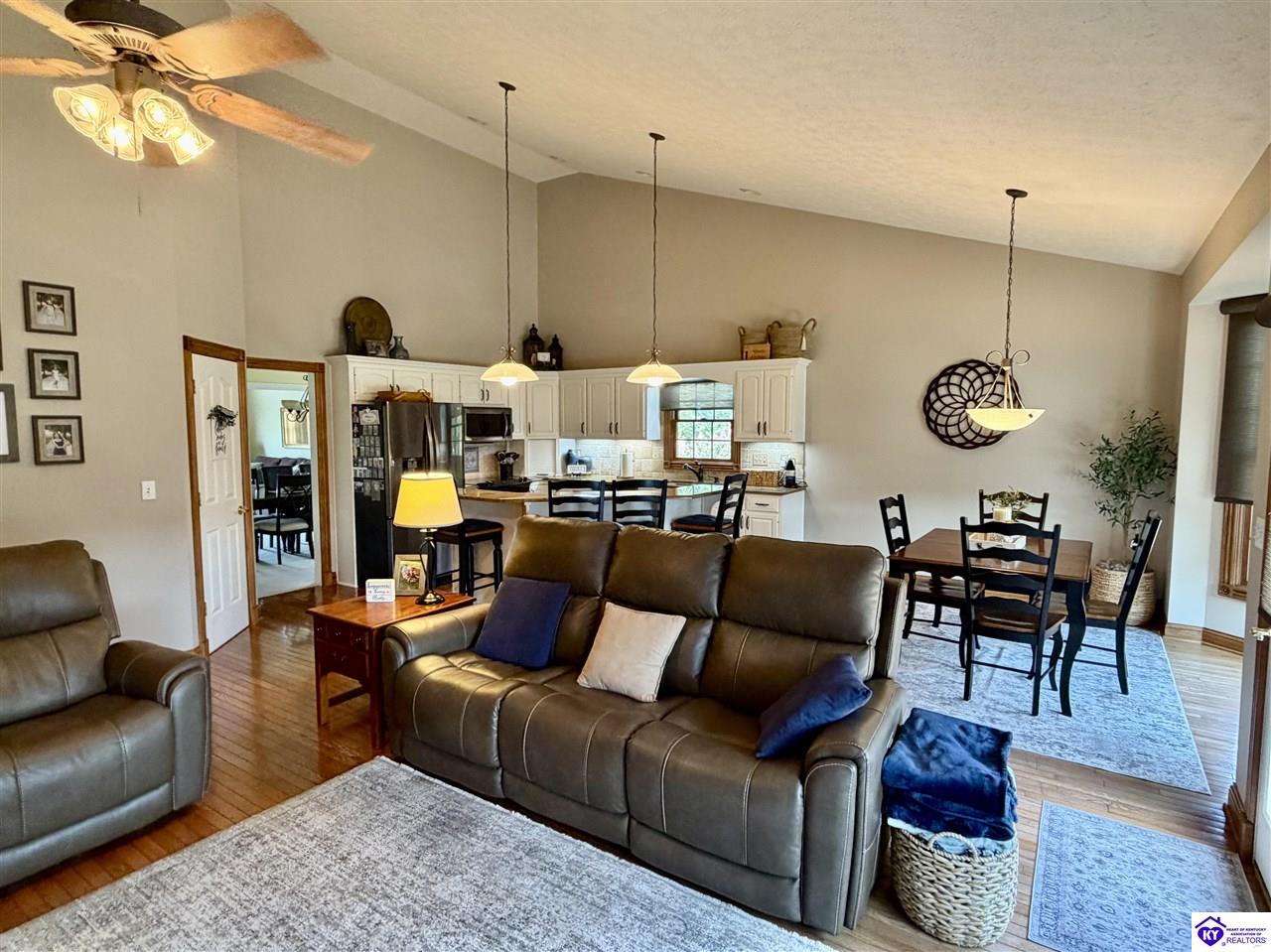 501 Maple Crest Way Property Photo 8