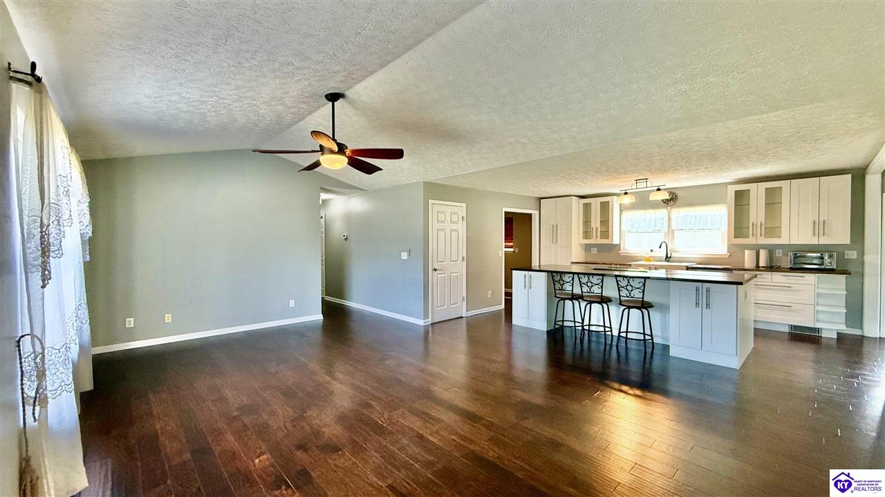 498 Boulder Drive Property Photo 6