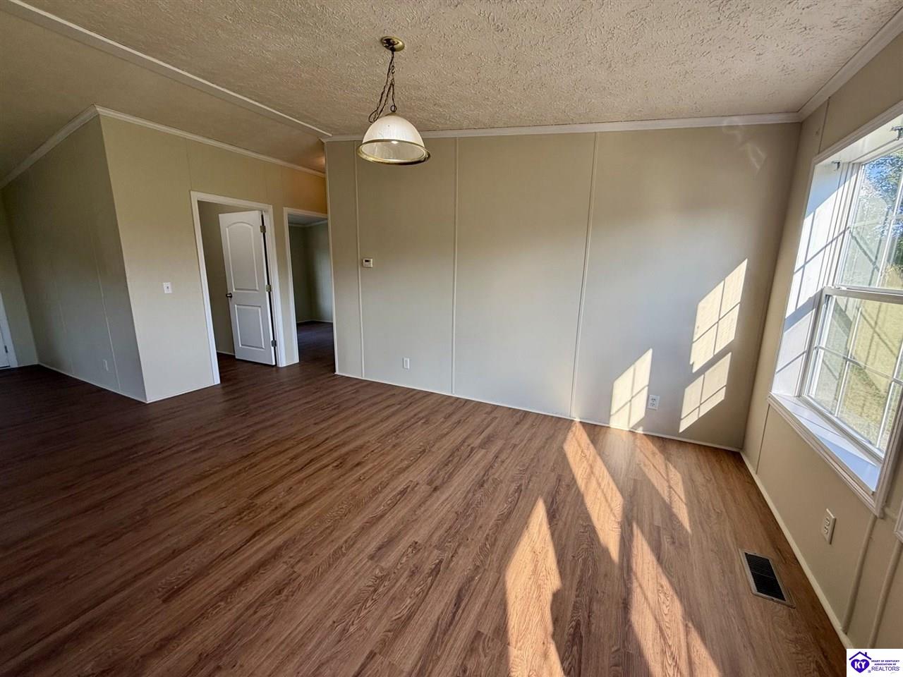 114 Carriage Way Property Photo 12