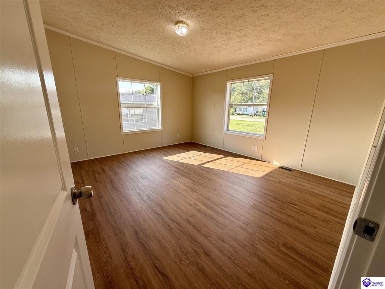 114 Carriage Way Property Photo 14