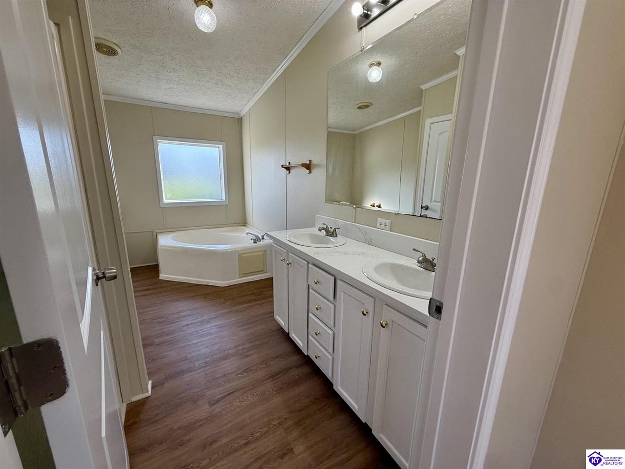114 Carriage Way Property Photo 16