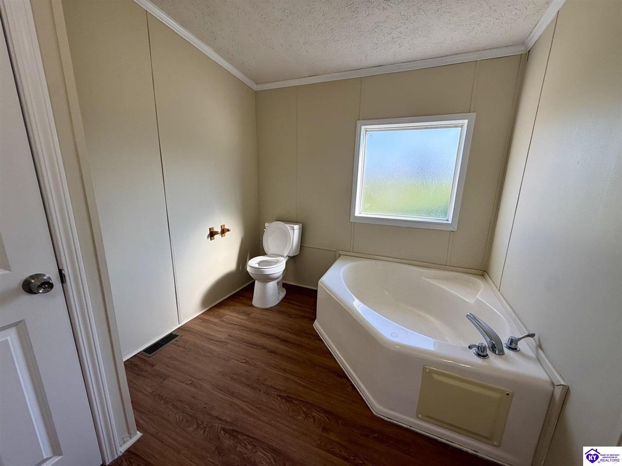 114 Carriage Way Property Photo 17