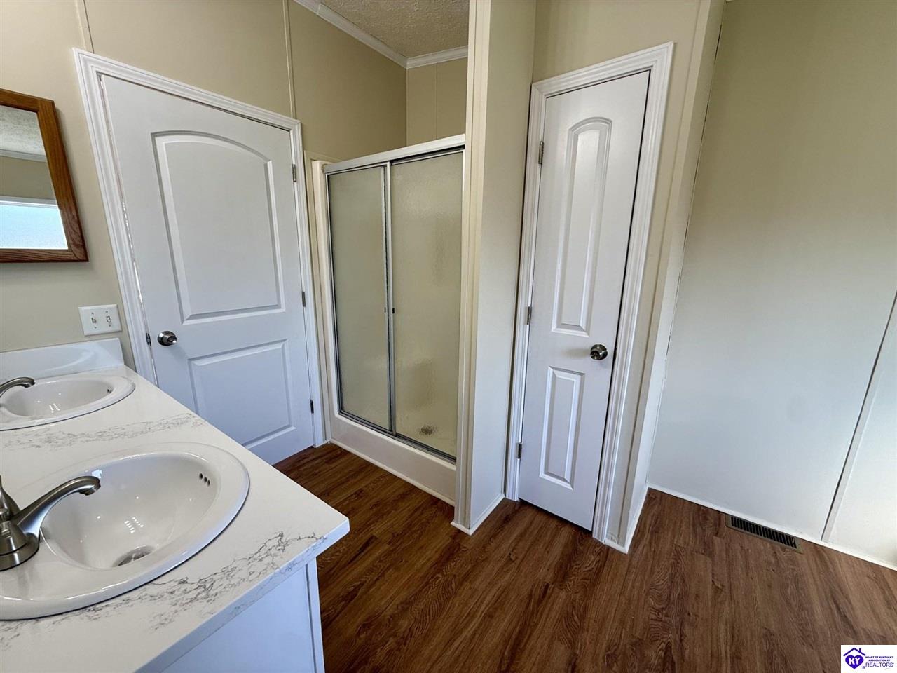 114 Carriage Way Property Photo 18