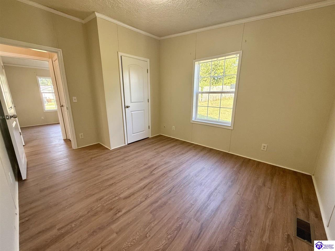 114 Carriage Way Property Photo 24