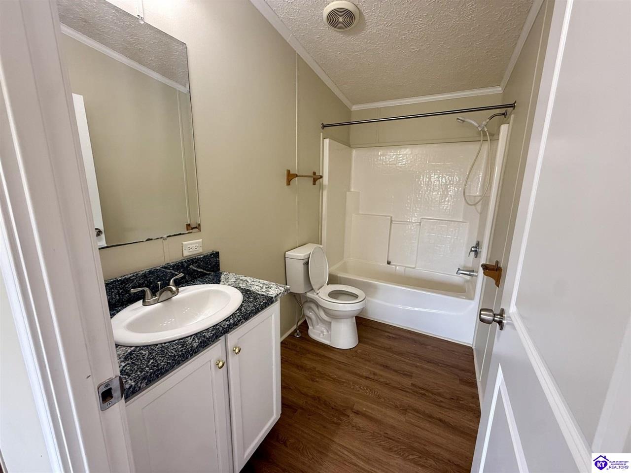 114 Carriage Way Property Photo 25