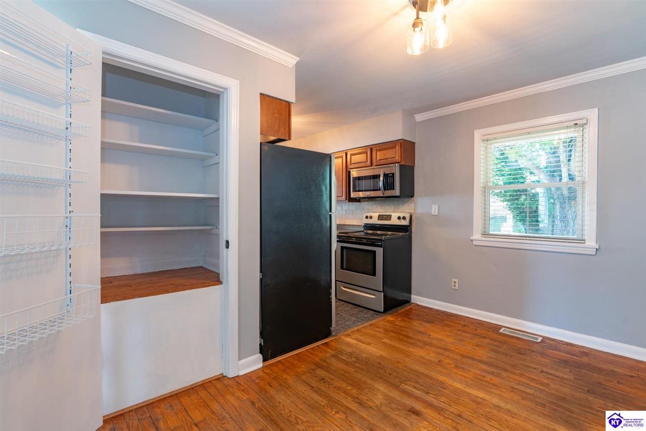 615 Pike Street Property Photo 10