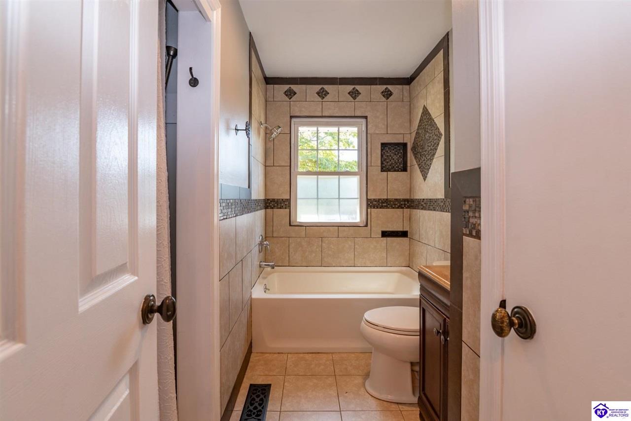 615 Pike Street Property Photo 18