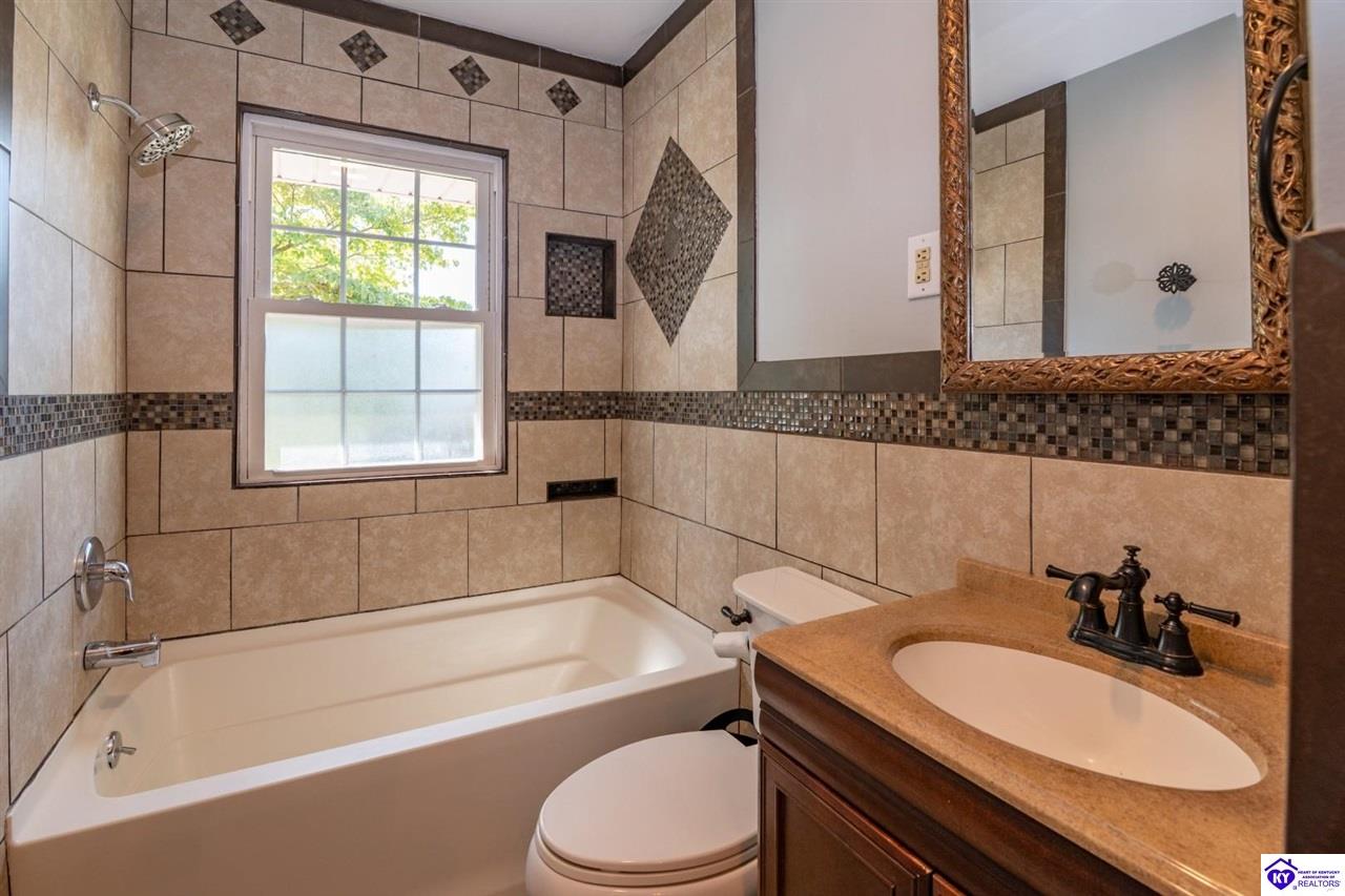 615 Pike Street Property Photo 19