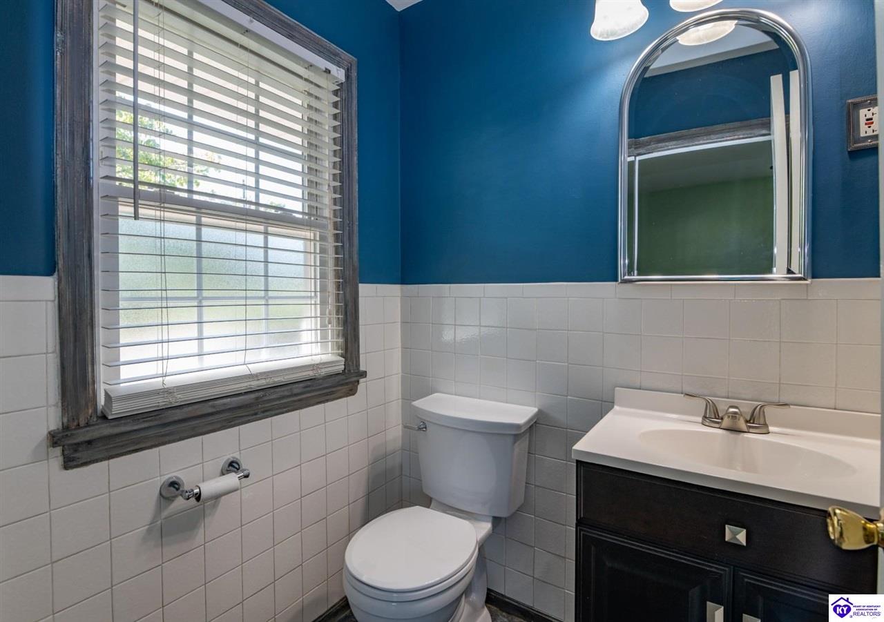 615 Pike Street Property Photo 23