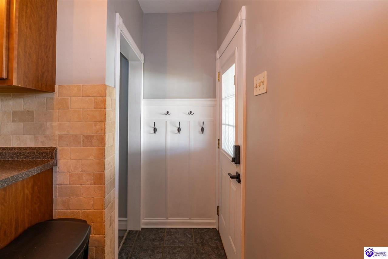 615 Pike Street Property Photo 24