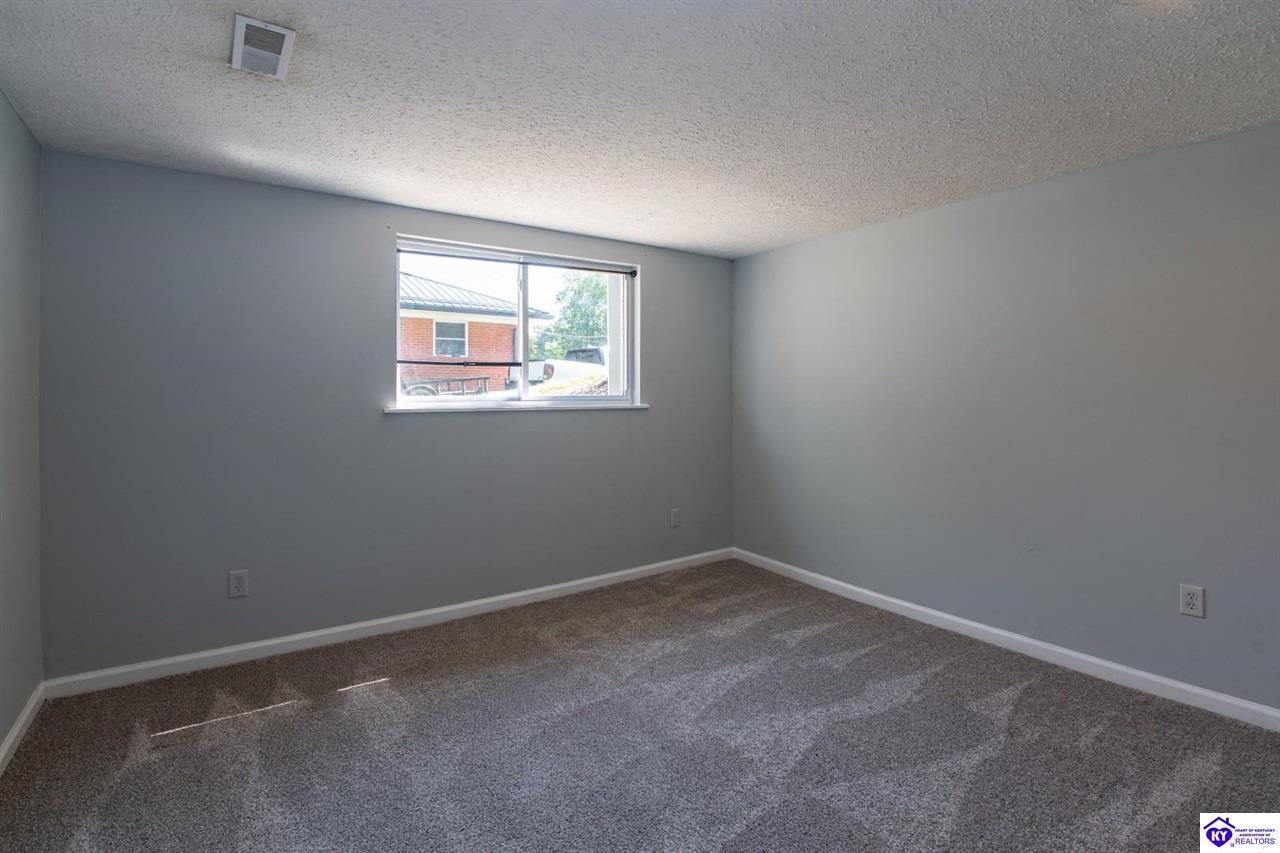 615 Pike Street Property Photo 28
