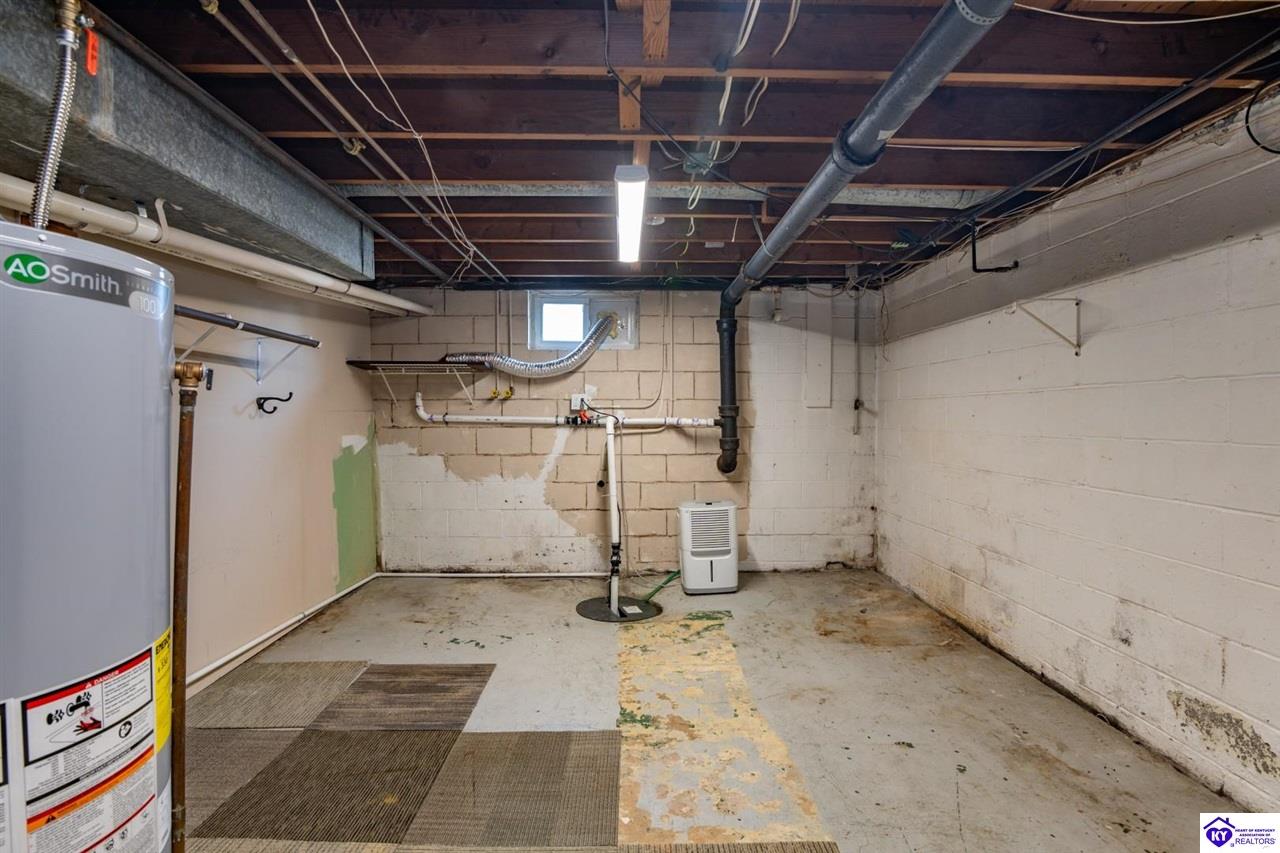 615 Pike Street Property Photo 35