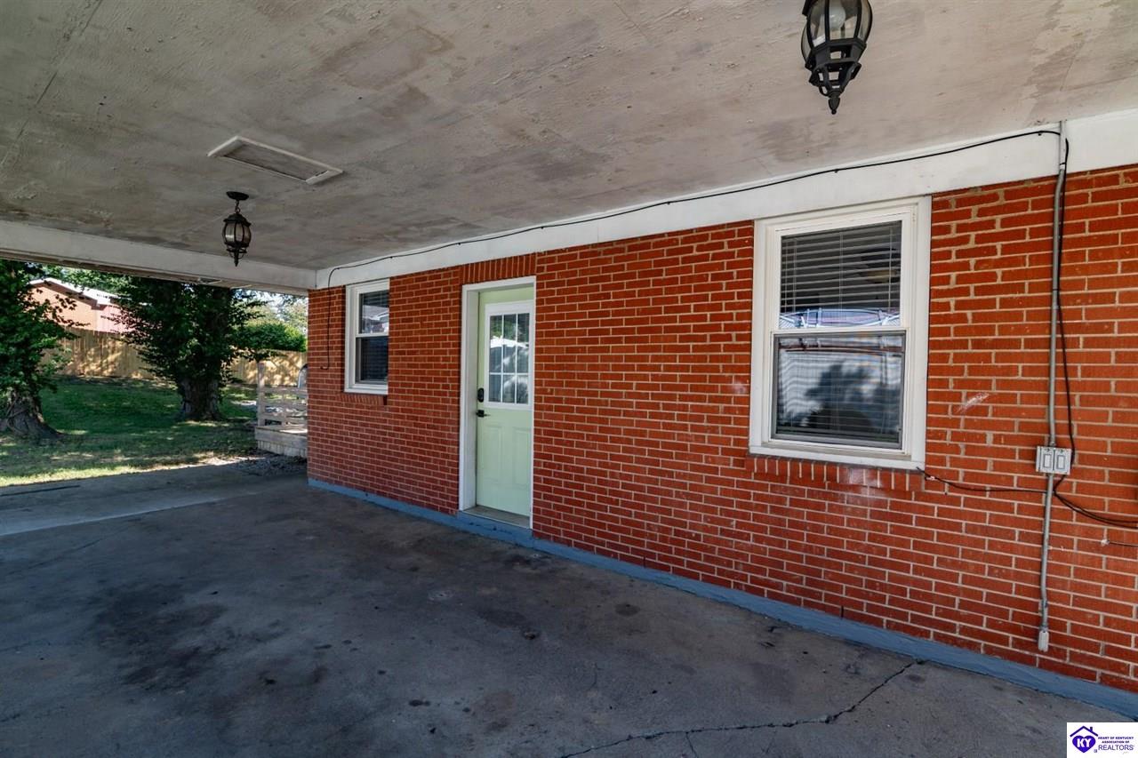 615 Pike Street Property Photo 41