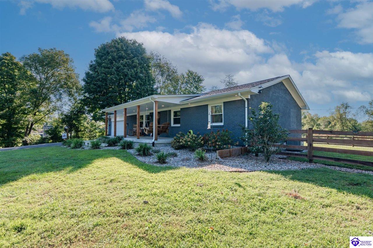 621 College Street Road Property Photo 4