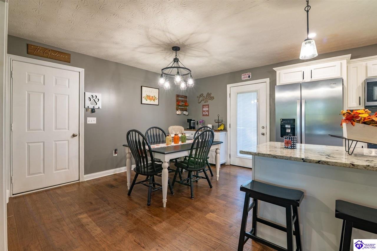 621 College Street Road Property Photo 8