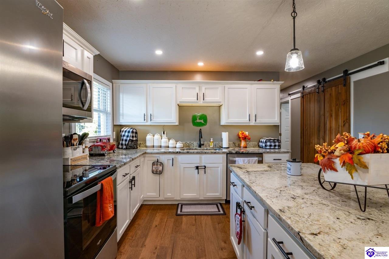 621 College Street Road Property Photo 11