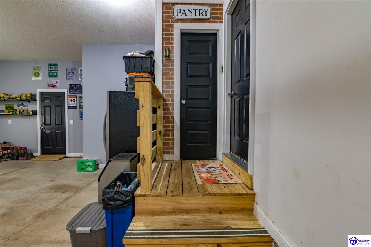 621 College Street Road Property Photo 20