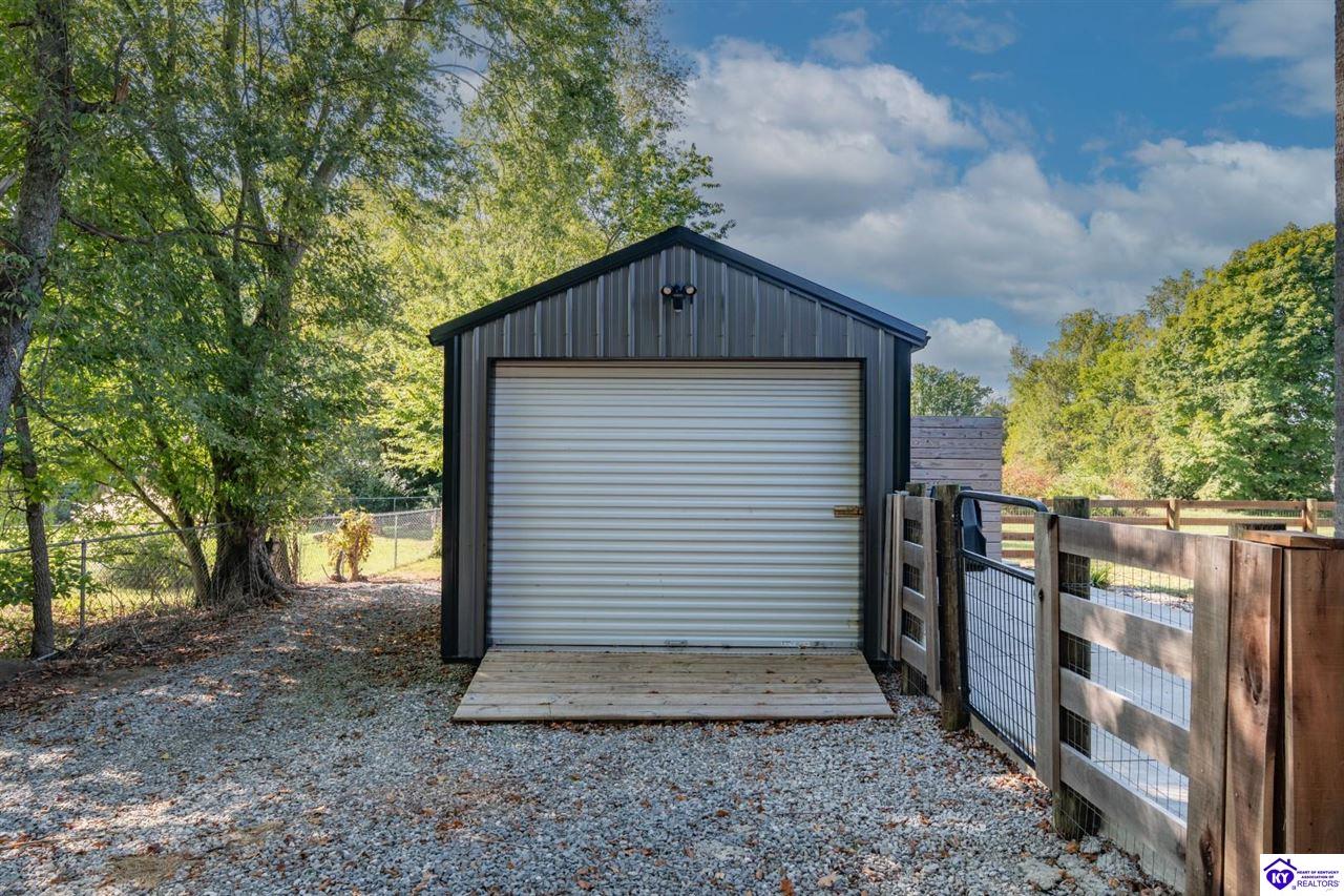 621 College Street Road Property Photo 29