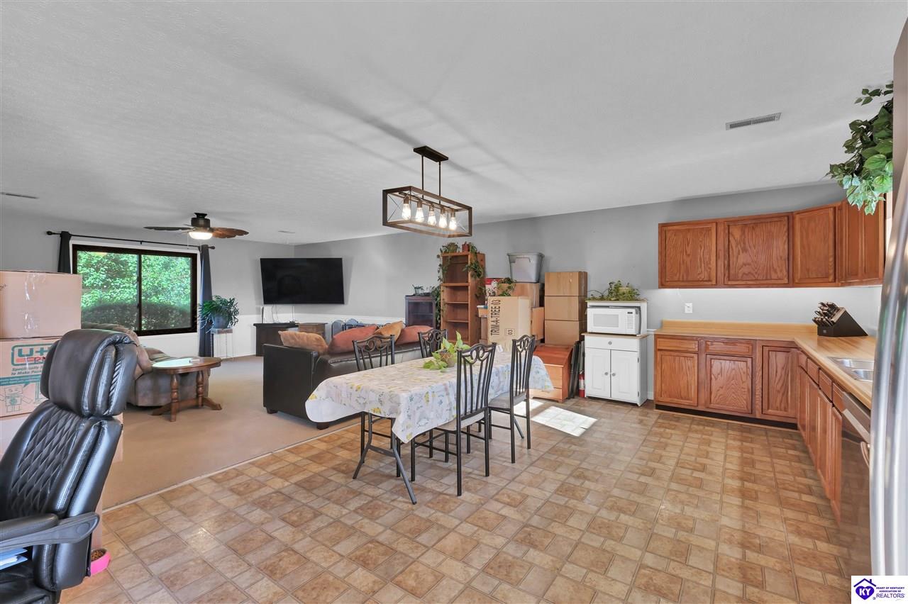 22 Brenda Jean Street Property Photo 12