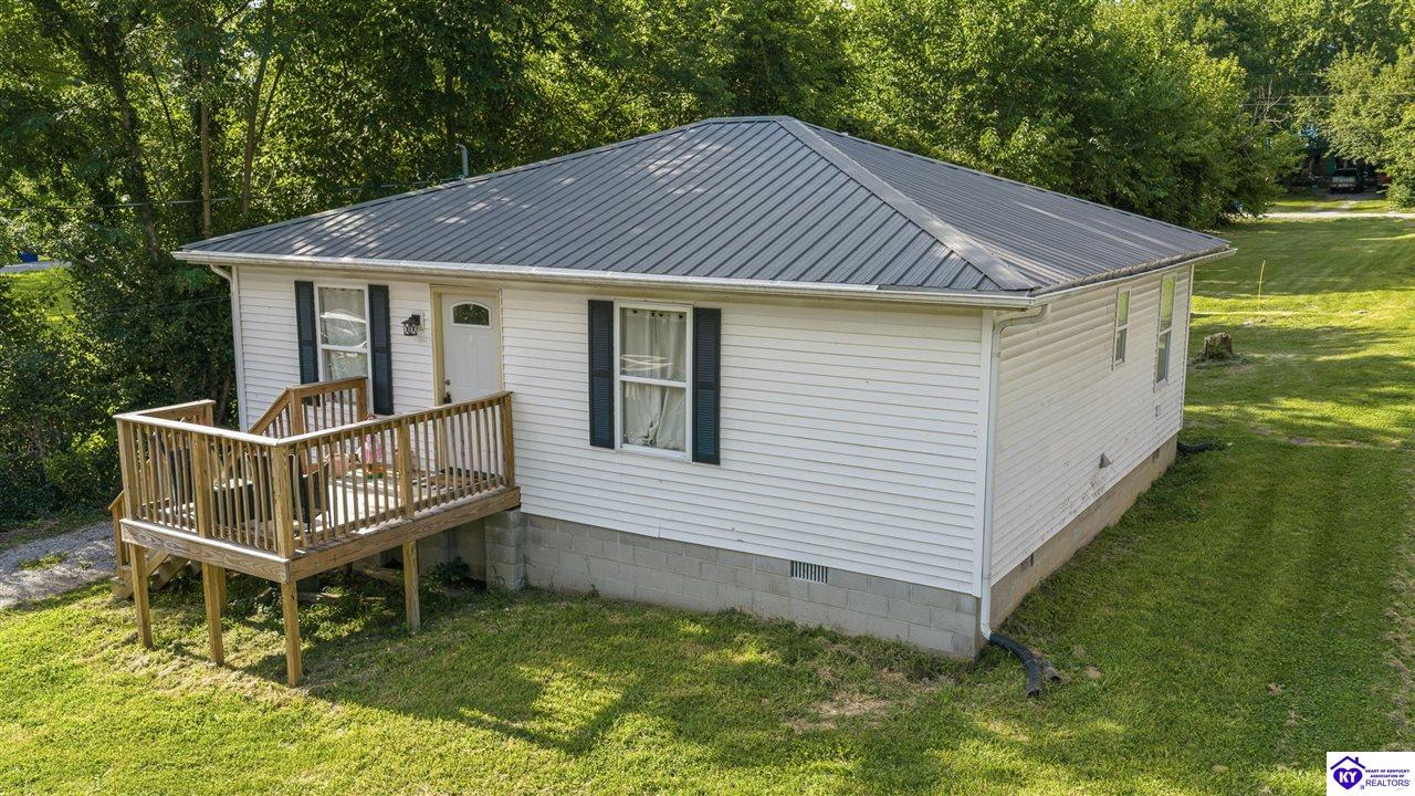 525 Leavette Avenue Property Photo 2