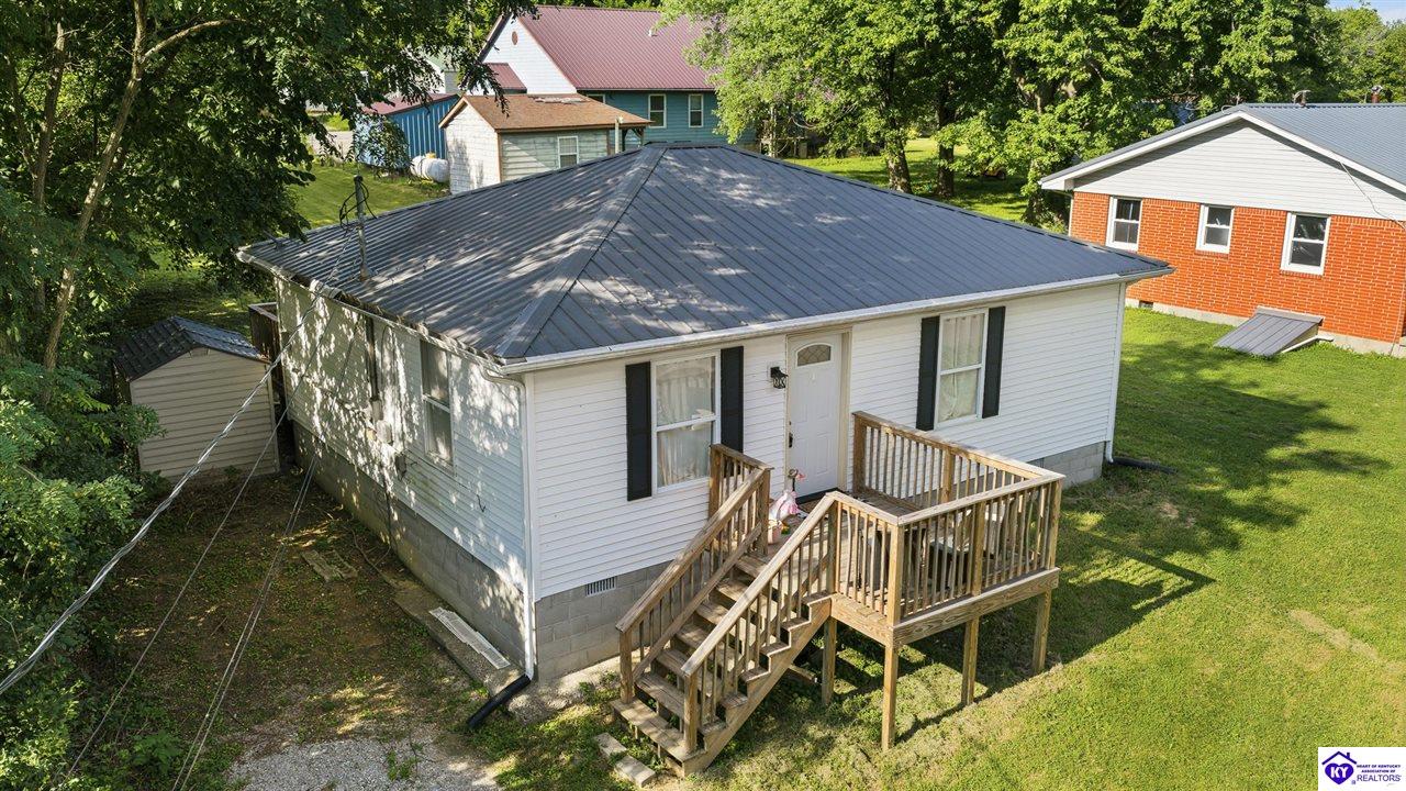 525 Leavette Avenue Property Photo 3