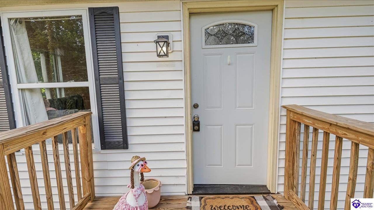 525 Leavette Avenue Property Photo 5