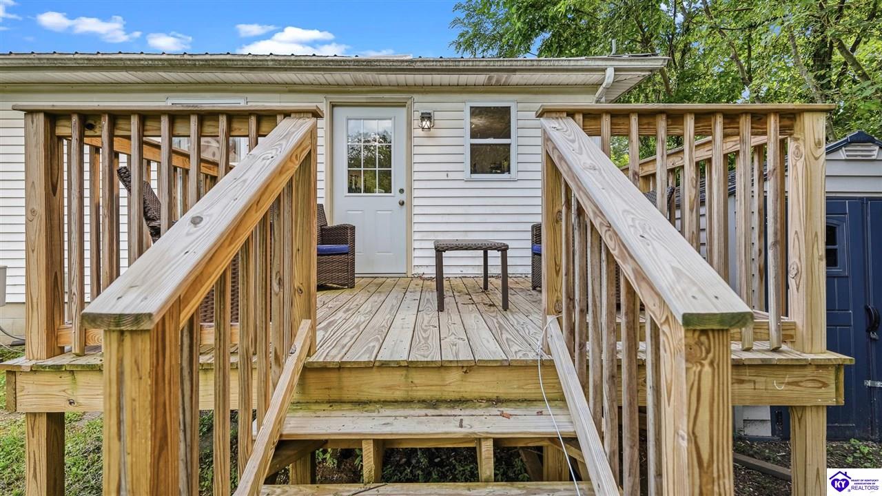 525 Leavette Avenue Property Photo 25