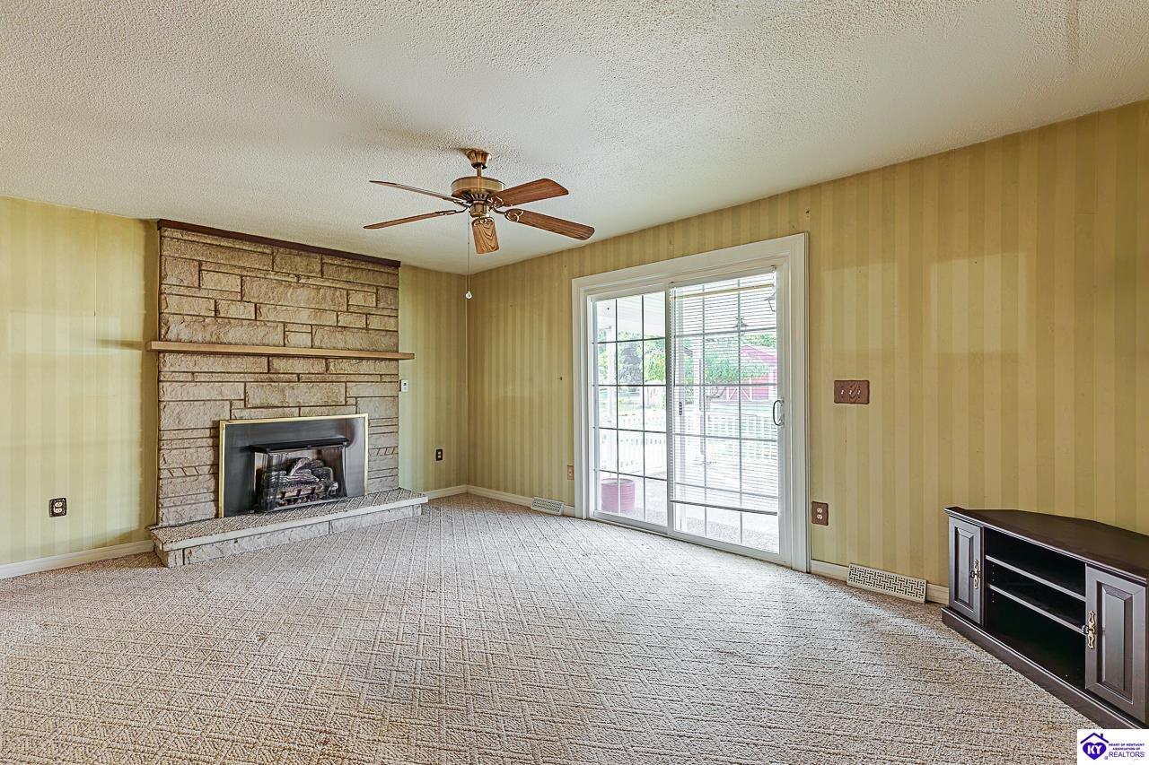 930 Robin Circle Property Photo 7