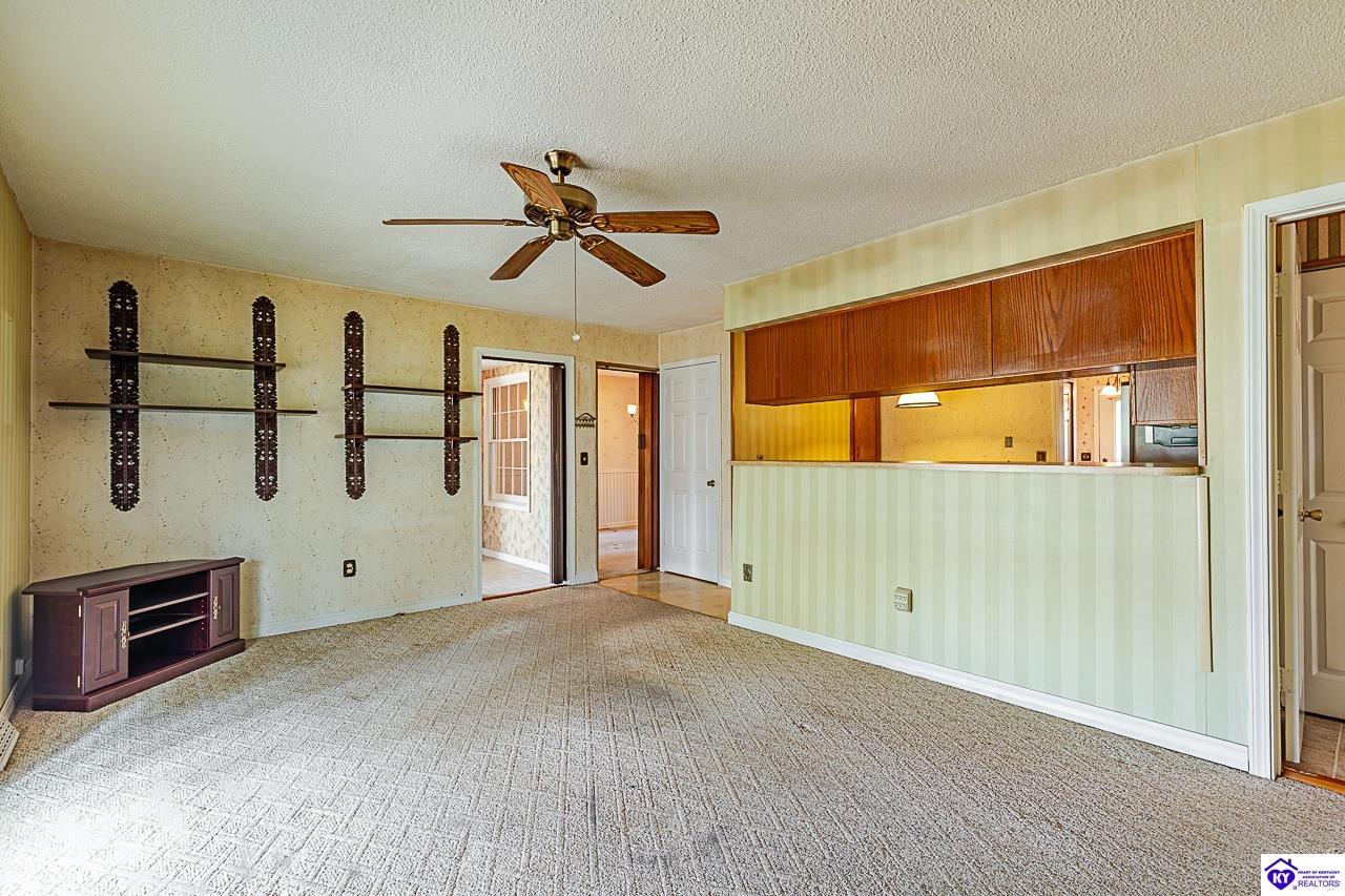 930 Robin Circle Property Photo 10